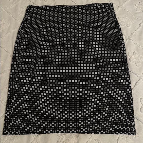 Elle Dresses & Skirts - Elle Black and White Patterned pencil Women's Skirt